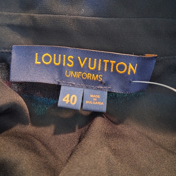 Louis Vuitton Uniform Black Button Down Long Sleeve Blouse Size 8 NWT - Picture 2 of 8